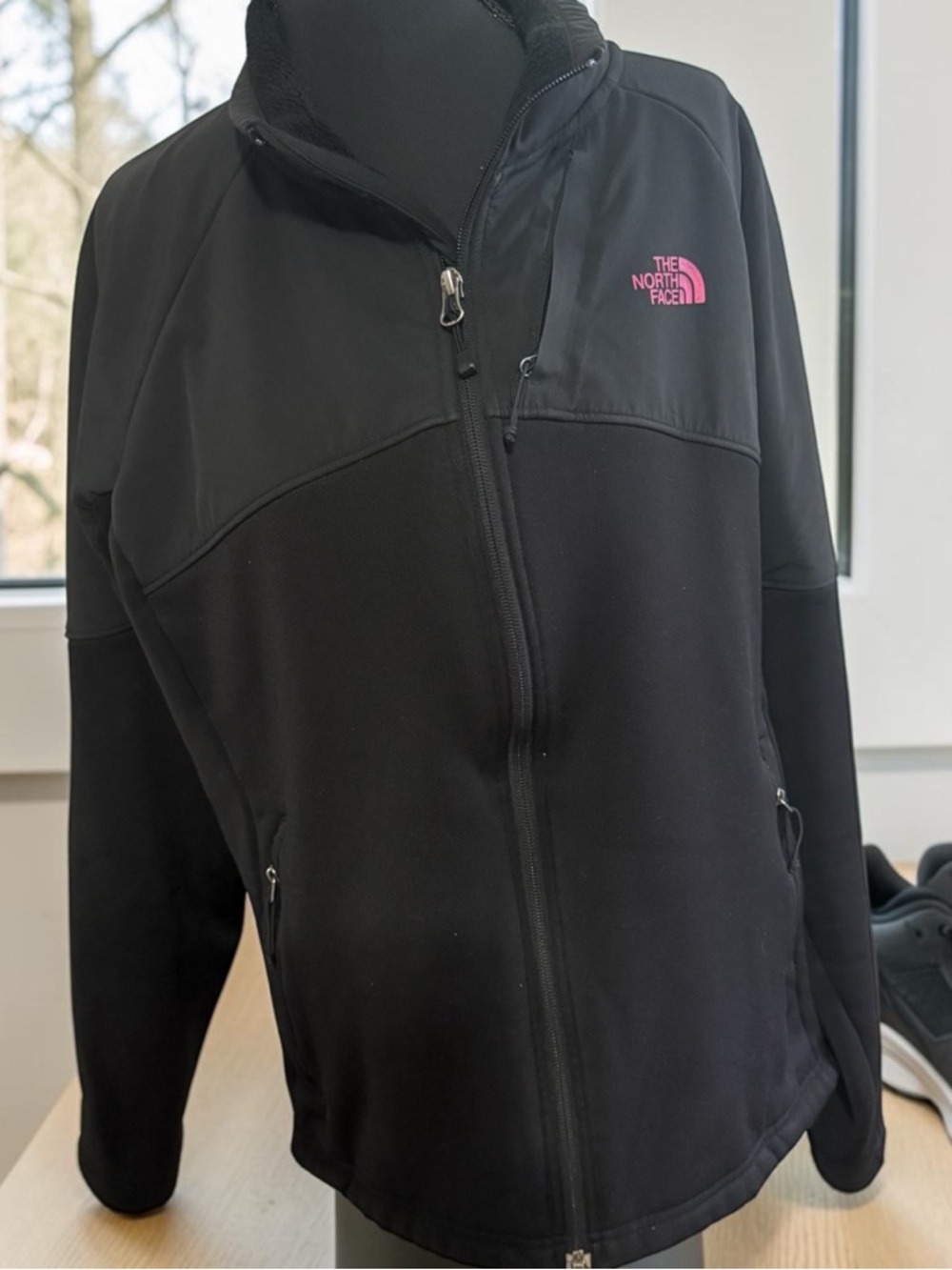 The North Face Women’s XL Tall Black Softshell Jacket Pink Logo Full Zip